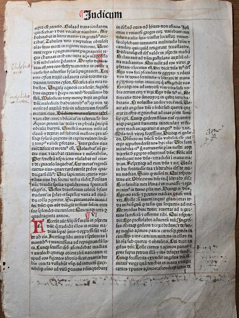 1486 Medieval Bible Leaf – Book of Judges with Hand-Rubrication & Marginalia